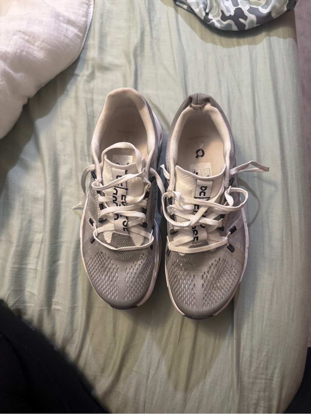 On Running Cloud Eclipse Lightweight Gray Lace-Up Sneakers